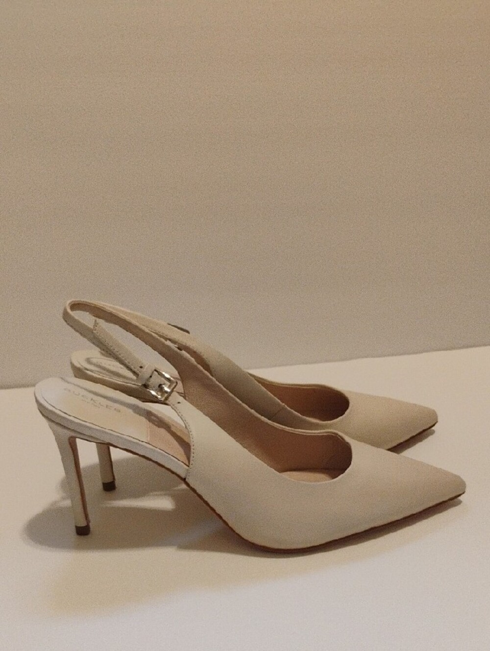 Buckles Women's Pointed Toe Slingback Heels in Ivory Size 9.5